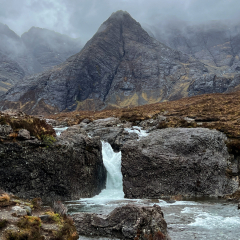 Moody-Skye_254