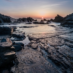Sunset on the Rocks - Les Johnstone